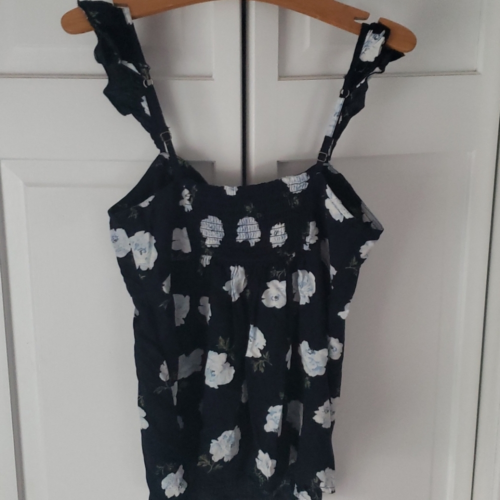 A&F Ruffle Cami - Picture 3 of 3